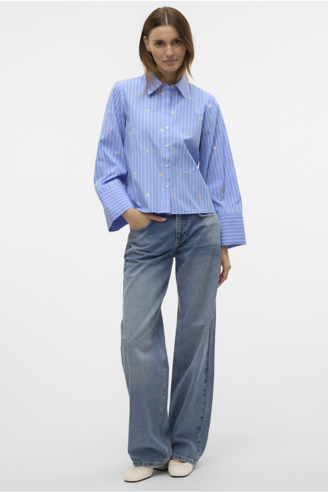 VMLEILA LS LOOSE SHORT SHIRT WVN 10321872 Cornflower Blue/Snow white